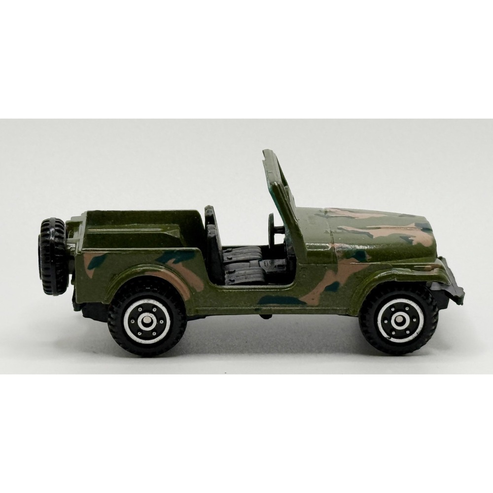 Yatming #1608 Green Camouflage Jeep CJ-7 1/64‎ Diecast/Plastic Military Vintage